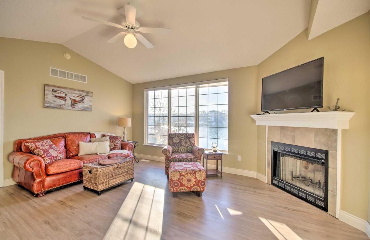 Waterfront Townhome With Private Dock And Lake Views Lake Ozark Bagian luar foto