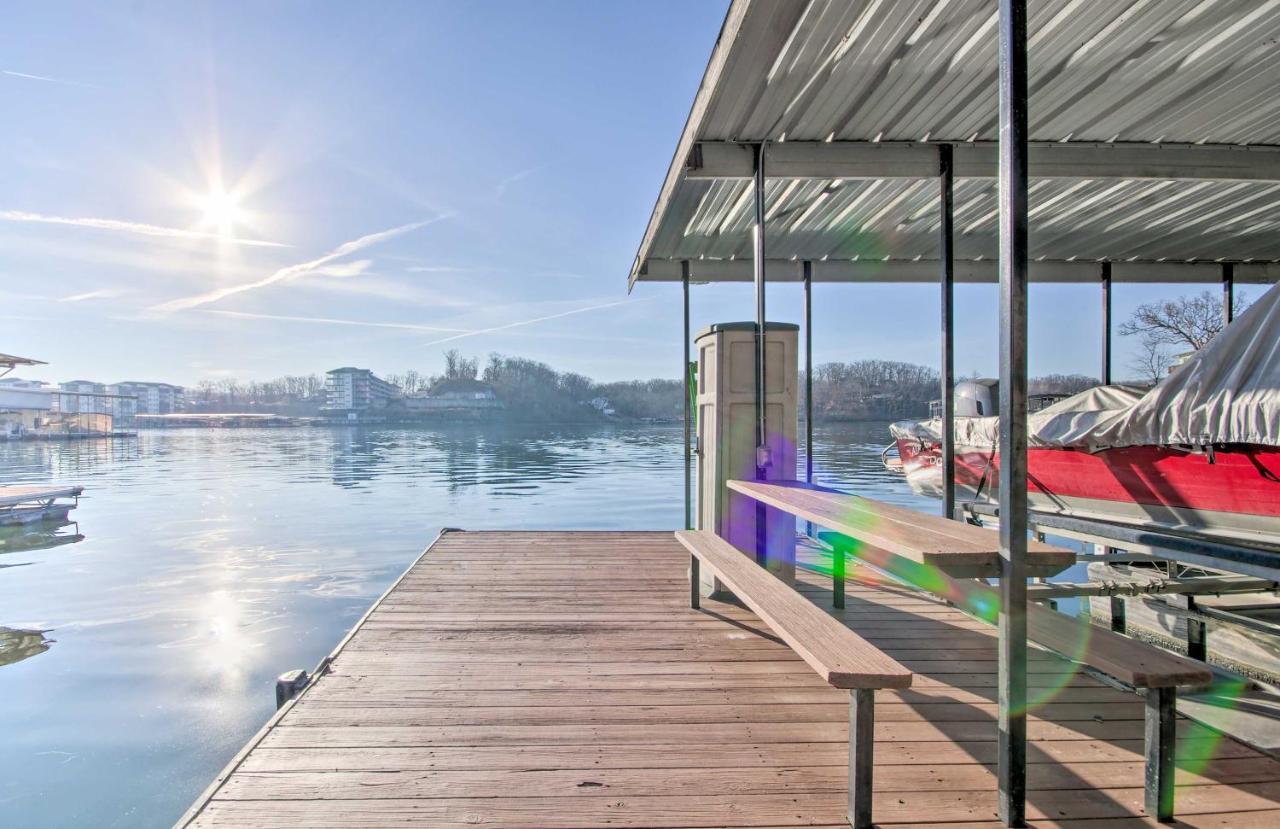 Waterfront Townhome With Private Dock And Lake Views Lake Ozark Bagian luar foto