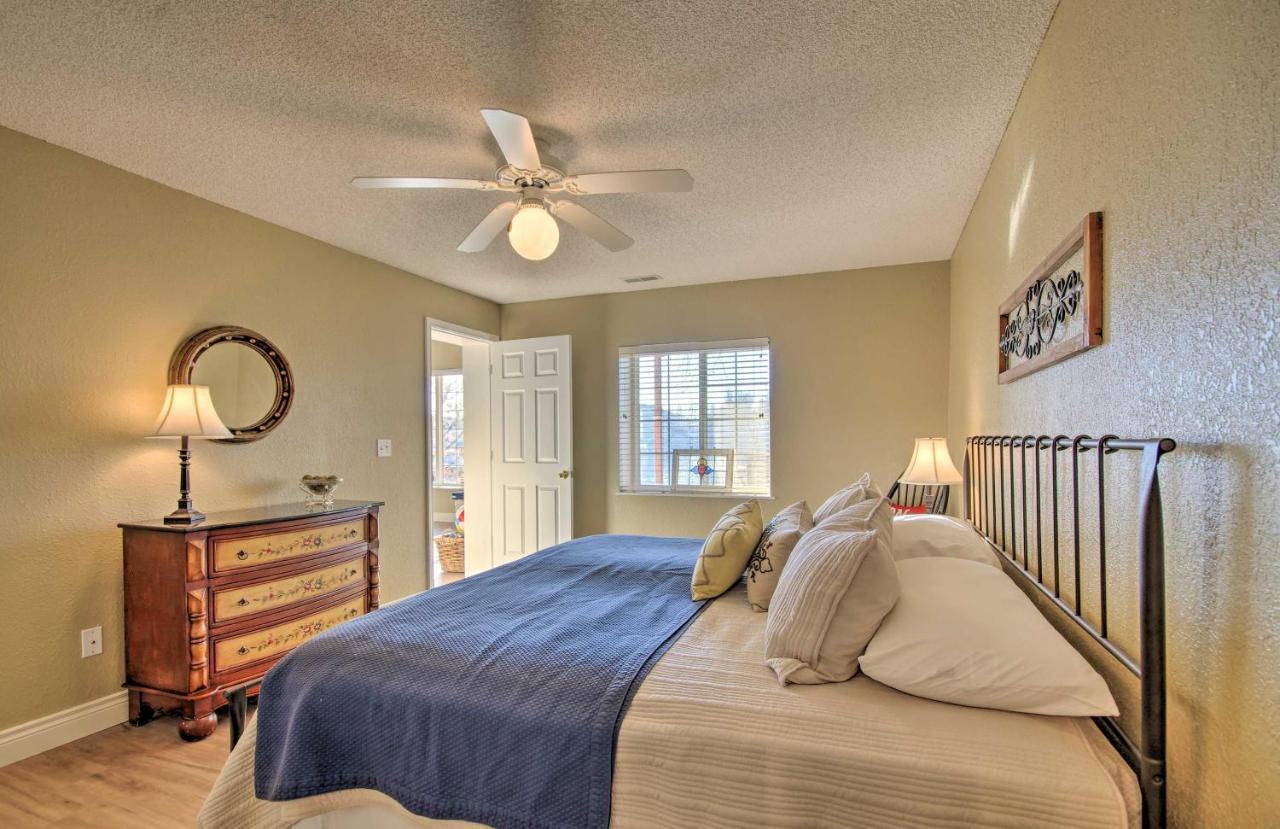 Waterfront Townhome With Private Dock And Lake Views Lake Ozark Bagian luar foto
