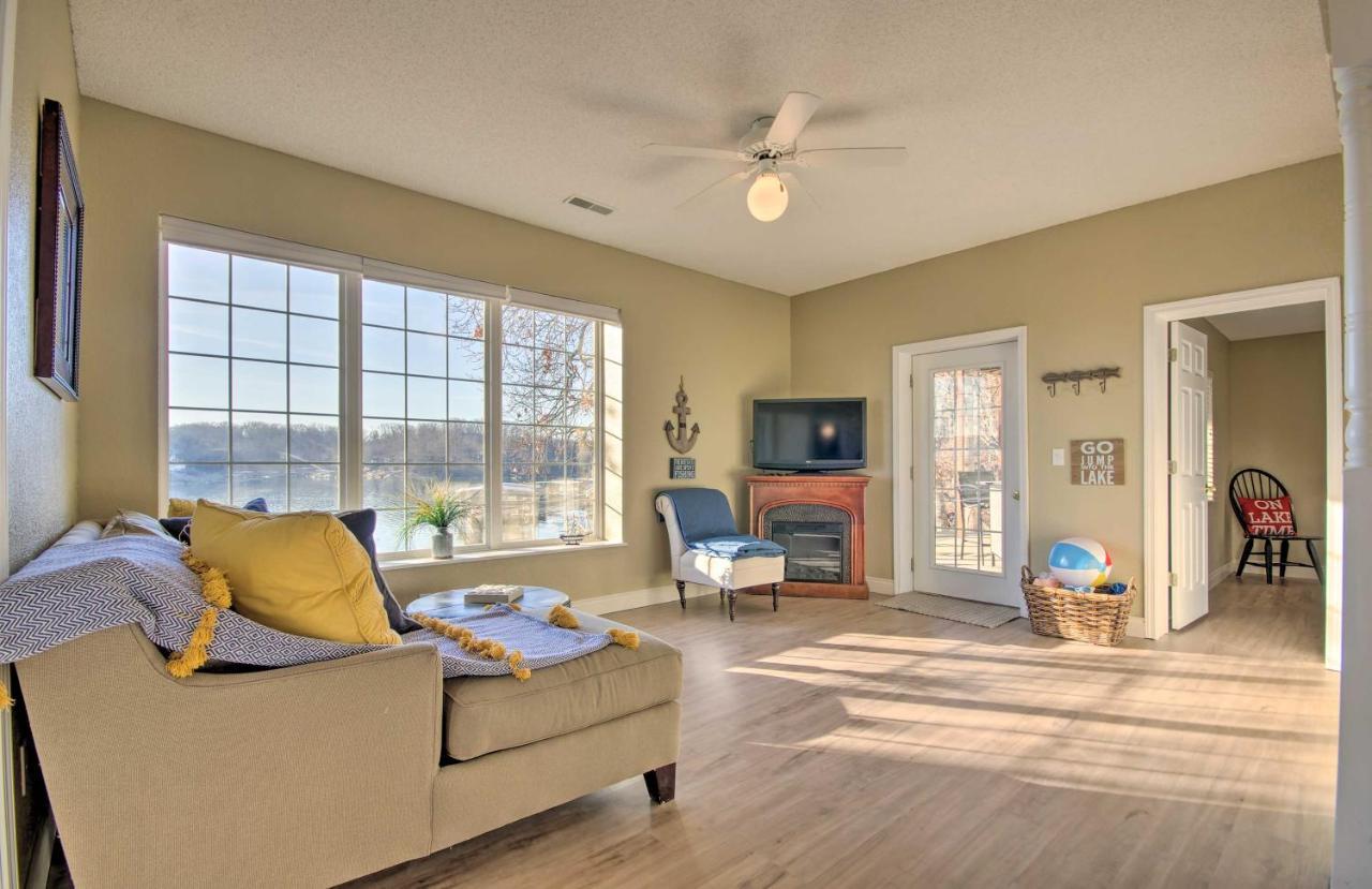 Waterfront Townhome With Private Dock And Lake Views Lake Ozark Bagian luar foto